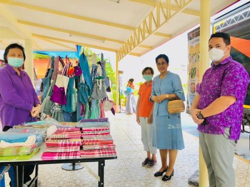 คณะมนุษยศาสตร์ฯ มรภ.สงขลา เปิดตลาดวัฒนธรรมเกาะยอ 